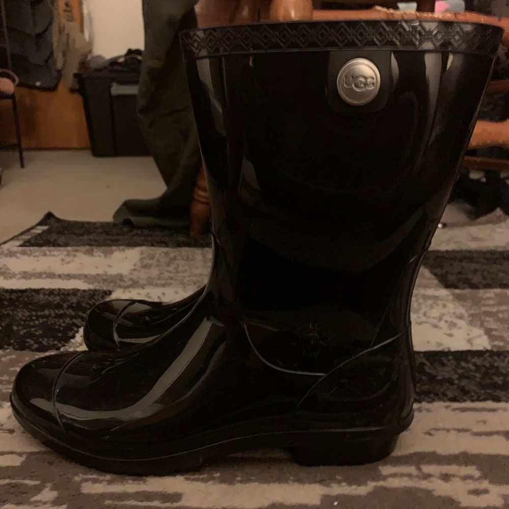 UGG Sienna Short Rain Boots Size 11